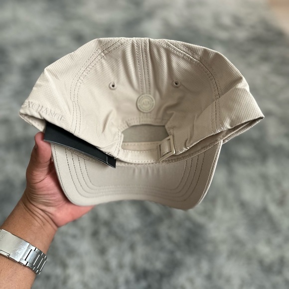 Armani Exchange Beige Cap UNISEX - Picture 3 of 5